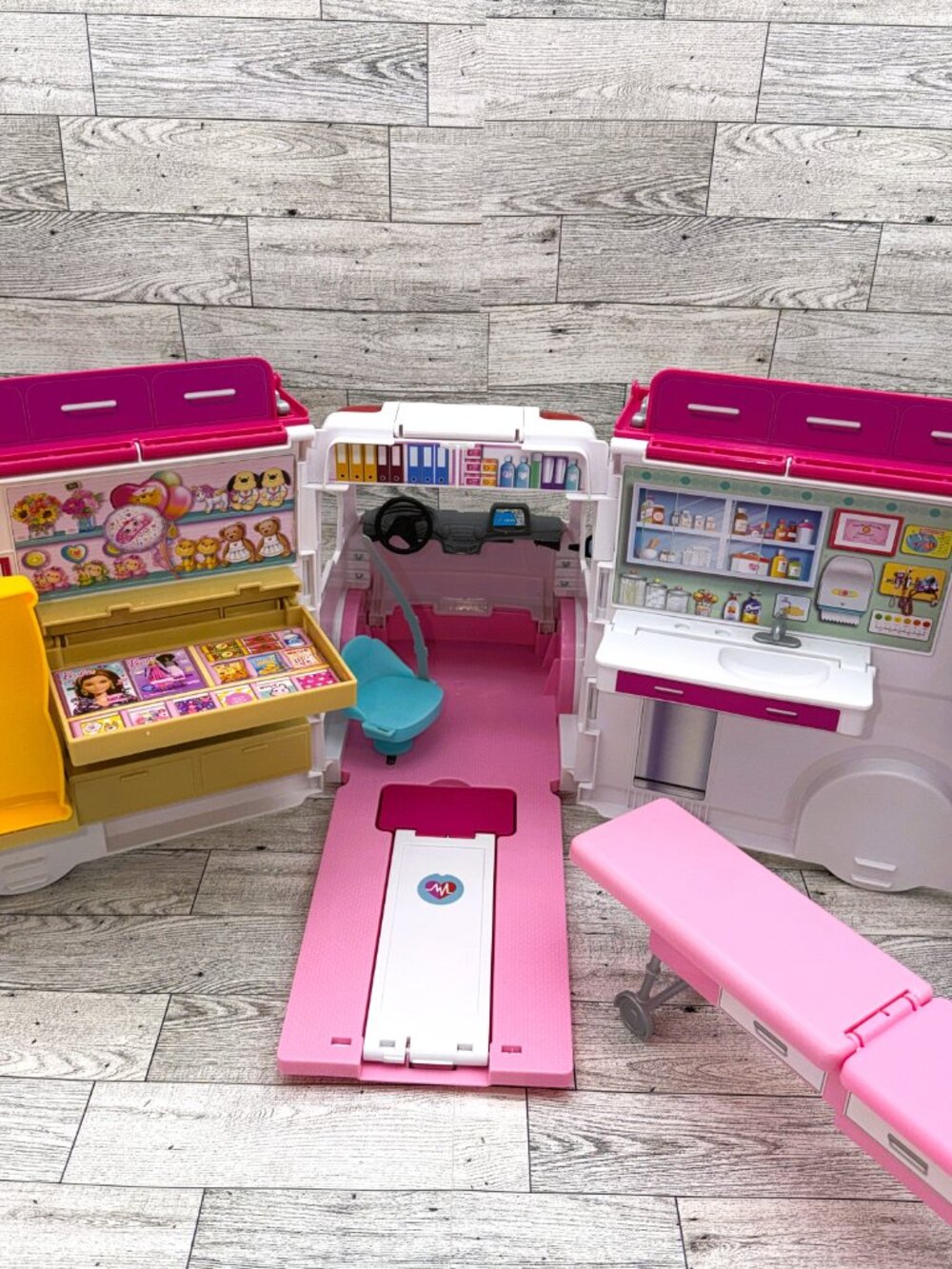 2017 Mattel Barbie Ambulance Care Clinic Hospital Playset w/Lights & Sound-works